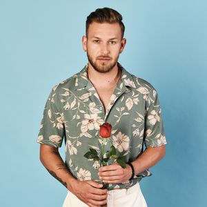 Beim Tanzen bedrängt? Bachelorette-Boy Tim bezieht Stellung