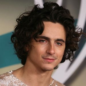 So elegant posiert Timothée Chalamet bei Pressetermin in Rom