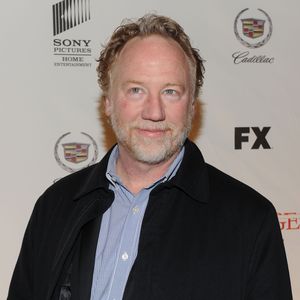 Timothy Busfield nach Vorwürfen digital aus Film entfernt