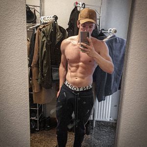 Nach hartem Jahr: Timur Bartels hat sein Sixpack zurück!