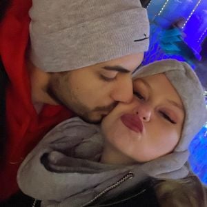Süße Paarfotos: Sarah-Jane Wollny gratuliert ihrem Freund