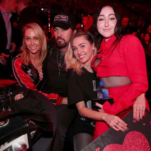 Alles aus! Miley Cyrus' Mama reicht Scheidung ein