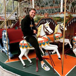 Mit Strahle-Pic: Tobi nach Janine-Trennung zurück auf Insta!