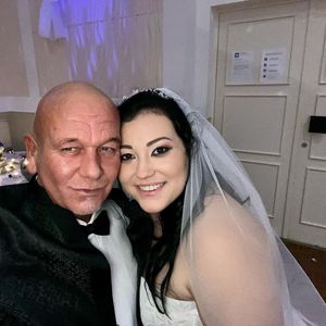 Plötzlicher Sehverlust: Tom Barcal vor Hochzeit operiert