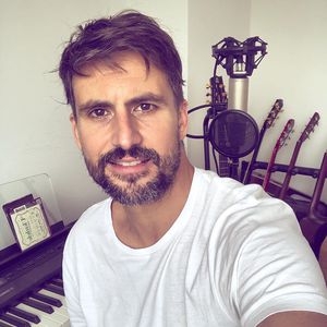 "Wenig Schlaf": Tom Beck plaudert über die neue Papa-Rolle