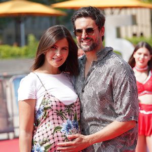 Chryssanthi Kavazis erster Red-Carpet-Auftritt mit Babybauch