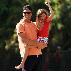 Unerlaubt? Tom Bradys Tochter Vivi postet auf seinem Profil!