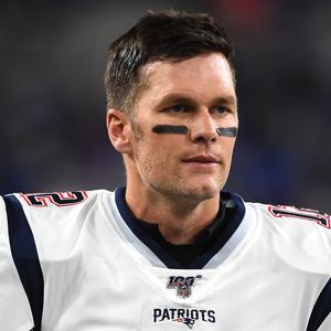 Hoppala! Tom Brady platzt im TV die Hose auf
