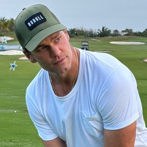 Während Gisele knutscht: Tom Brady macht Vater-Sohn-Trip