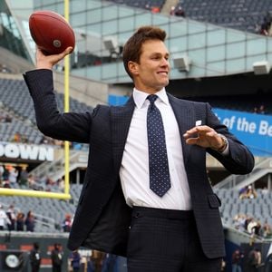 Tom Brady trägt Namen seiner Kinder auf goldener Kette