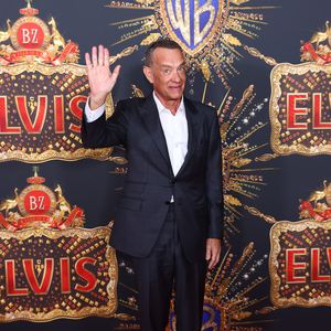 Autsch! Tom Hanks erhält für "Elvis" zwei goldene Himbeeren