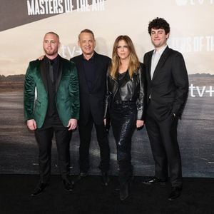 Seltener Auftritt: Tom Hanks und Rita mit Söhnen auf Event