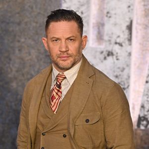 Für Dreh: Tom Hardy spaziert in Unterhose durch London