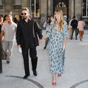 Flitterwochen sind vorbei: Heidi Klum am Flughafen gesichtet
