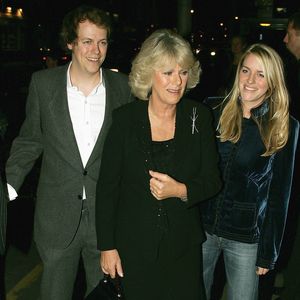 Königin Camilla strahlt mit ihren Kindern beim Royal Ascot