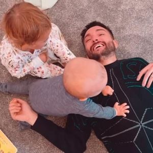 Zum Vatertag: So süß ehren Tom Parkers Kids ihren Papa!