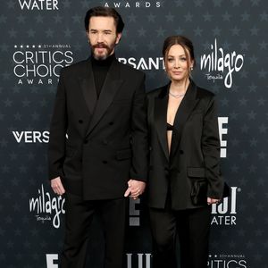 Tom Pelphrey schwärmt von Kaley Cuocos Mamasein