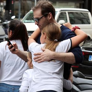 Nur am Handy? Tomaso Trussardi verbringt Zeit mit Töchtern
