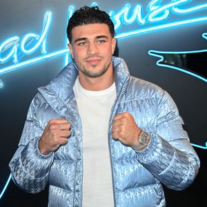 Ist das der Trennungsgrund? Tommy Fury knutschte wohl fremd