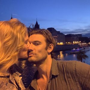 Voll verliebt: Toni Garrn und Alex Pettyfer turteln in Paris