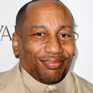 Autsch! "Bad Santa"-Star Tony Cox fährt einen Radfahrer an!