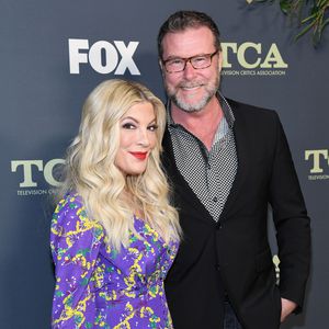 Liebes-Aus? Tori Spellings Mann Dean ohne Ehering unterwegs