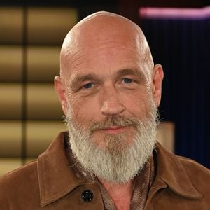 Fans besorgt: Torsten Sträter sagt krankheitsbedingt Tour ab