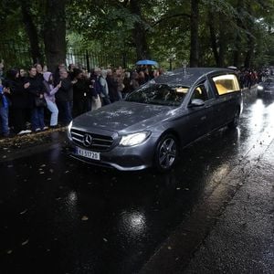 Bewegende Bilder: König Haralds letzte Reise zum Schloss