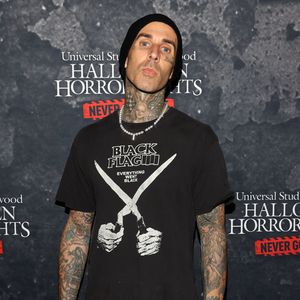 Nach Fingerbruch: Travis Barker trägt keinen Ehering mehr