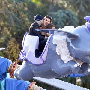 Familienausflug: Kourtney und Travis turteln im Disneyland