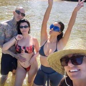 Verdächtige Pose: Ist Kourtney Kardashian etwa schwanger?