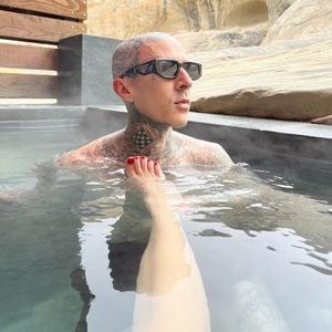 Fetisch? Travis Barker liebt Kourtney Kardashians Füße!