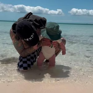 "Dankbar": Travis Barker teilt süßen Clip mit Baby Rocky!