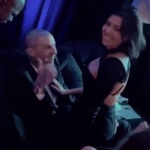 Fans finden's peinlich: Kourtney K. gibt Travis Lapdance