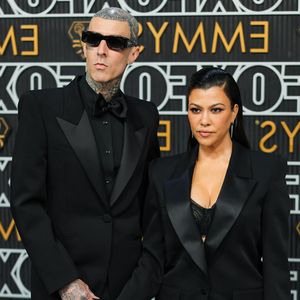 Kourtney Kardashian knutscht bei Party wild mit Travis rum