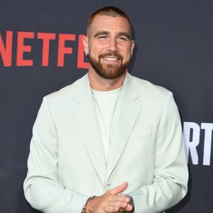 "Klassenclown" Travis Kelce wird diese Gameshow moderieren!