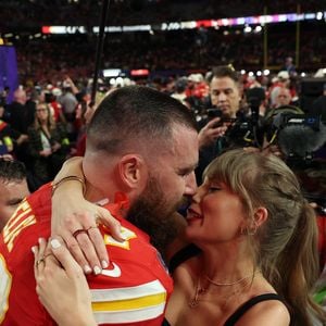 Kansas City Chiefs feiern Taylor Swift als Teil der Familie
