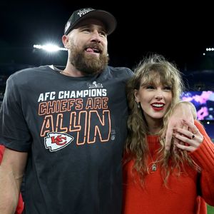 Travis ließ seine Taylor Swift eine Stunde im Flieger warten