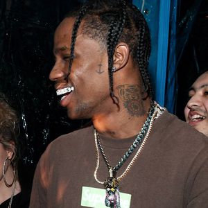 Papa von Stormi: Travis Scott hat jetzt neues Gesichtstattoo