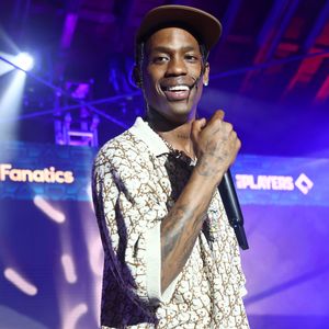 Nach Fremdgehgerüchten: Travis Scott feiert alleine in Klub