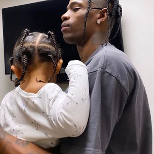 Zuckersüß: Travis Scott und Stormi sind Frisuren-Twins!