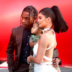 Zu Weihnachten: Kylie schenkte Baby Stormi Mini-Luxus-Autos