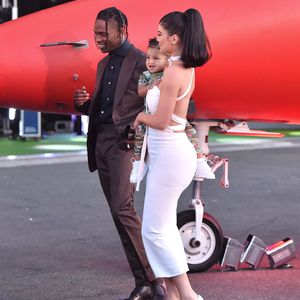 Hier feiert Kylies Tochter Stormi (1) ihr Red-Carpet-Debüt!