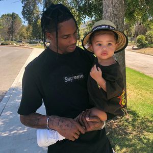 Nach Trennung von Kylie: Travis ist ganz vernarrt in Stormi!