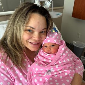 Süße Fotos: Trisha Paytas' Baby Elvis ist auf der Welt!