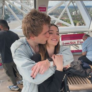 The-Vamps-Drummer Tristan Evans und Frau Nikki begrüßen Sohn