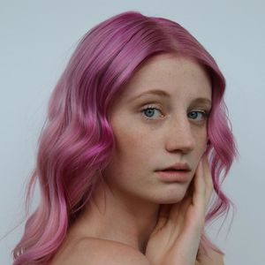 Huch! Ex-GNTM-Kandidatin Trixi hat jetzt pinkfarbene Haare