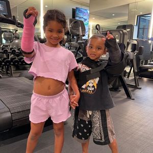 Die Kardashian-Kinder True und Psalm brachen sich ihre Arme!