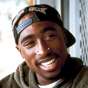 Auf Wunsch des Sohnes: Hat Tupacs Mutter sein Leben beendet?