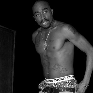 "Man weiß nie": Suge Knight meint, sein Kumpel 2Pac lebt!